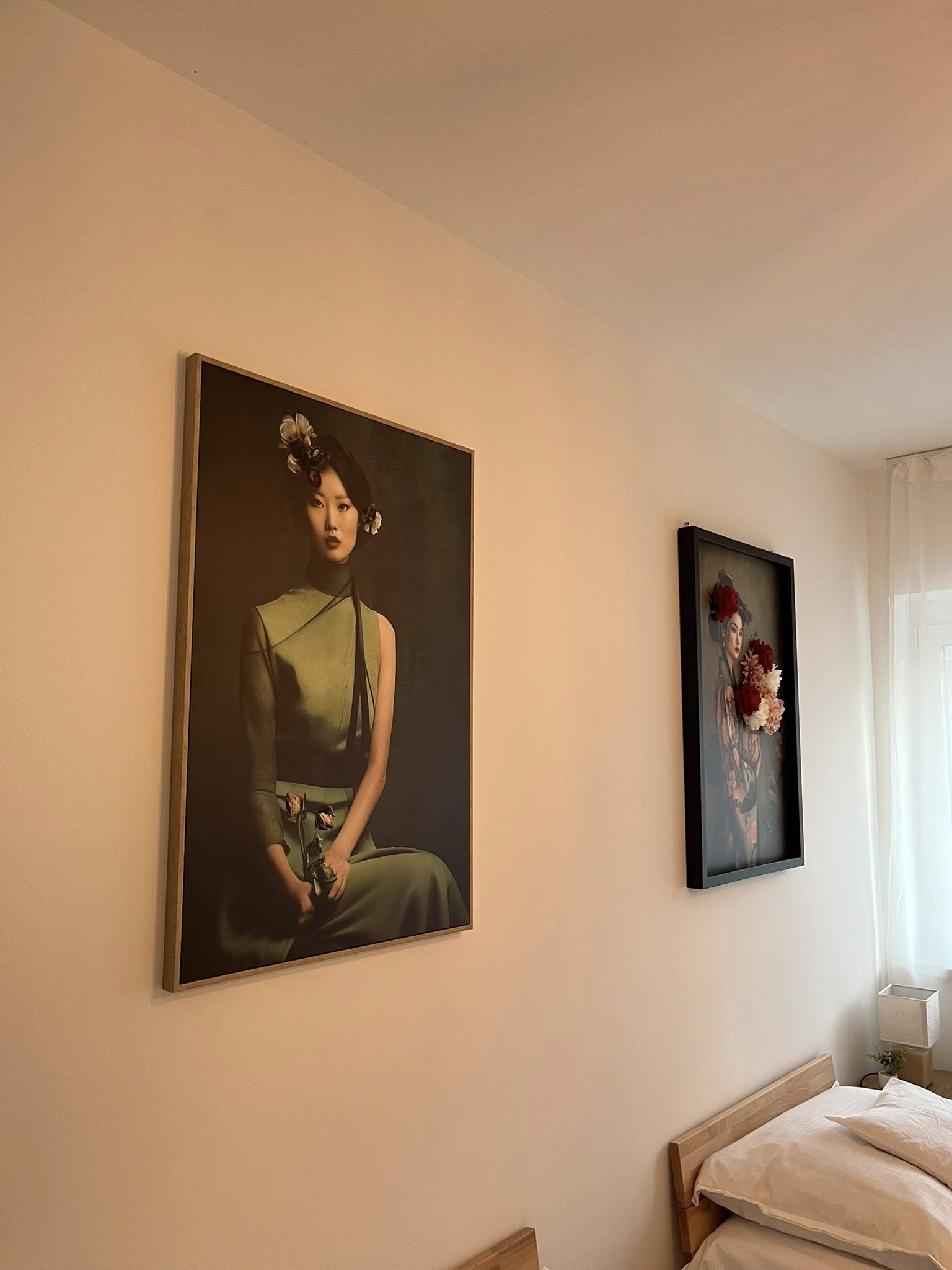 Hálószobai képek szintezése és felszerelése