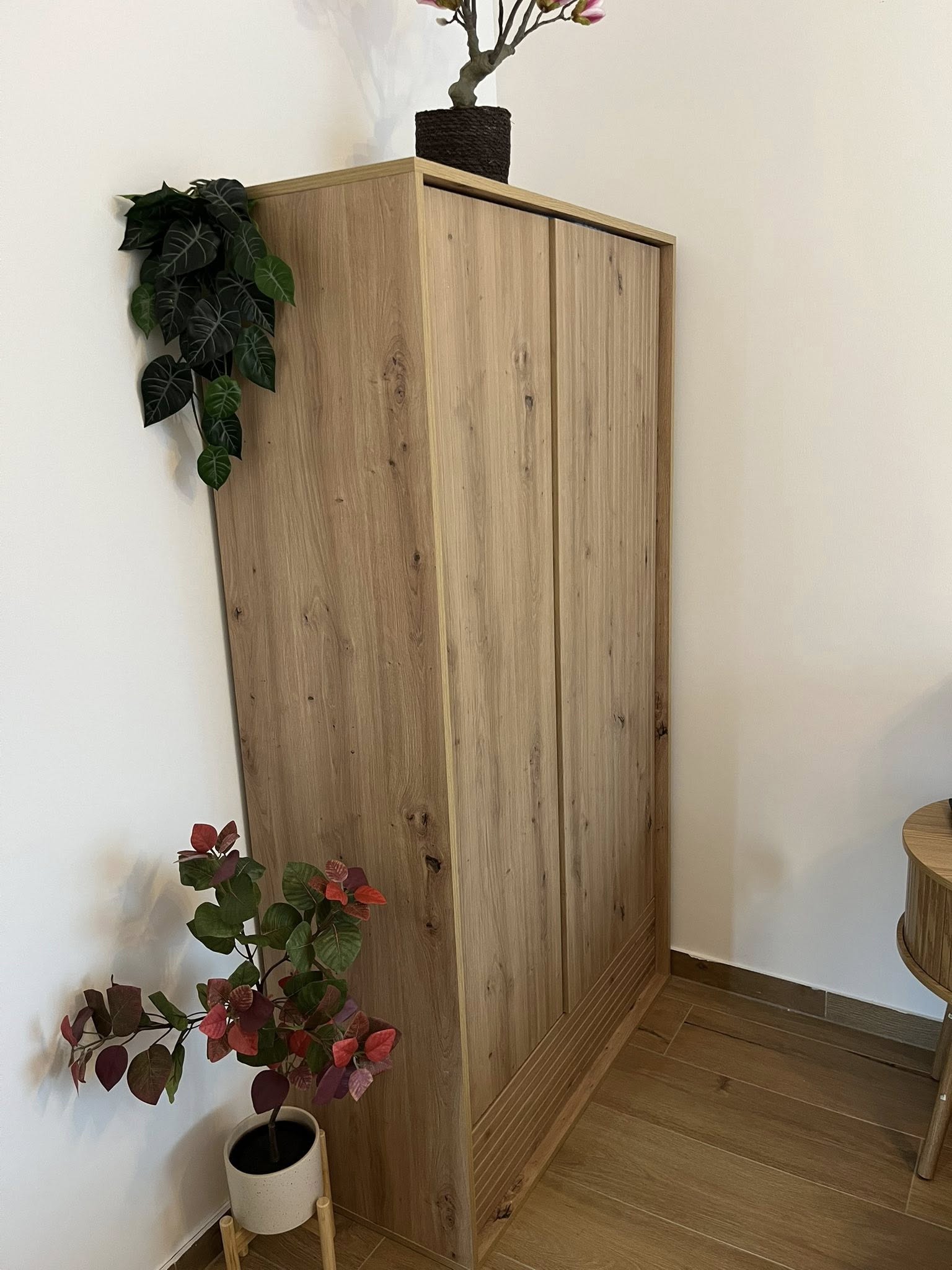 Ruhásszekrény összeszerelése és beállítása